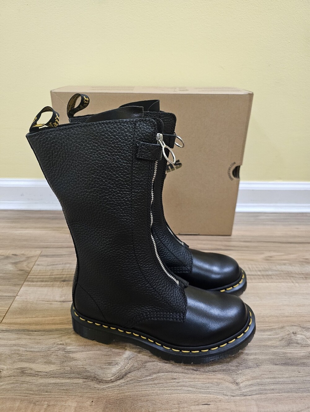 DR. MARTENS 1B99 FRONT ZIP LEATHER BOOTS - Picture 3 of 14